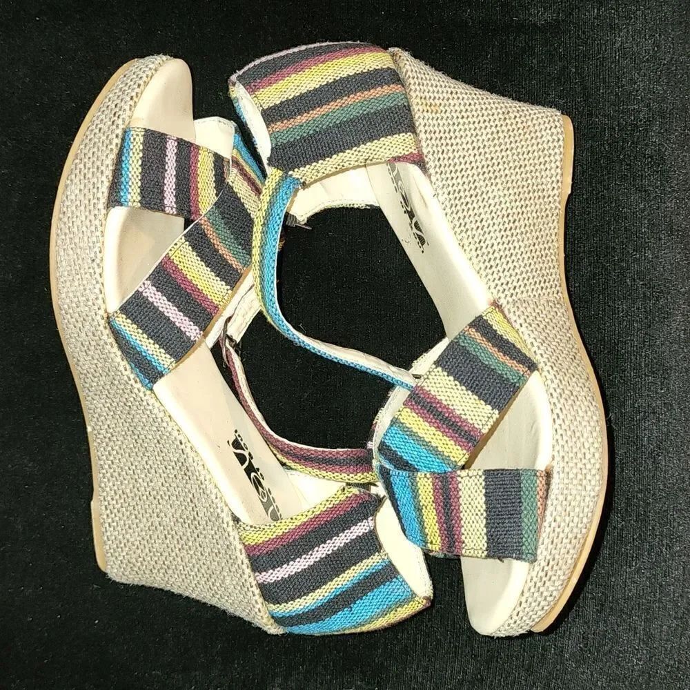 Multicolored Wedge - Picture 4 of 4